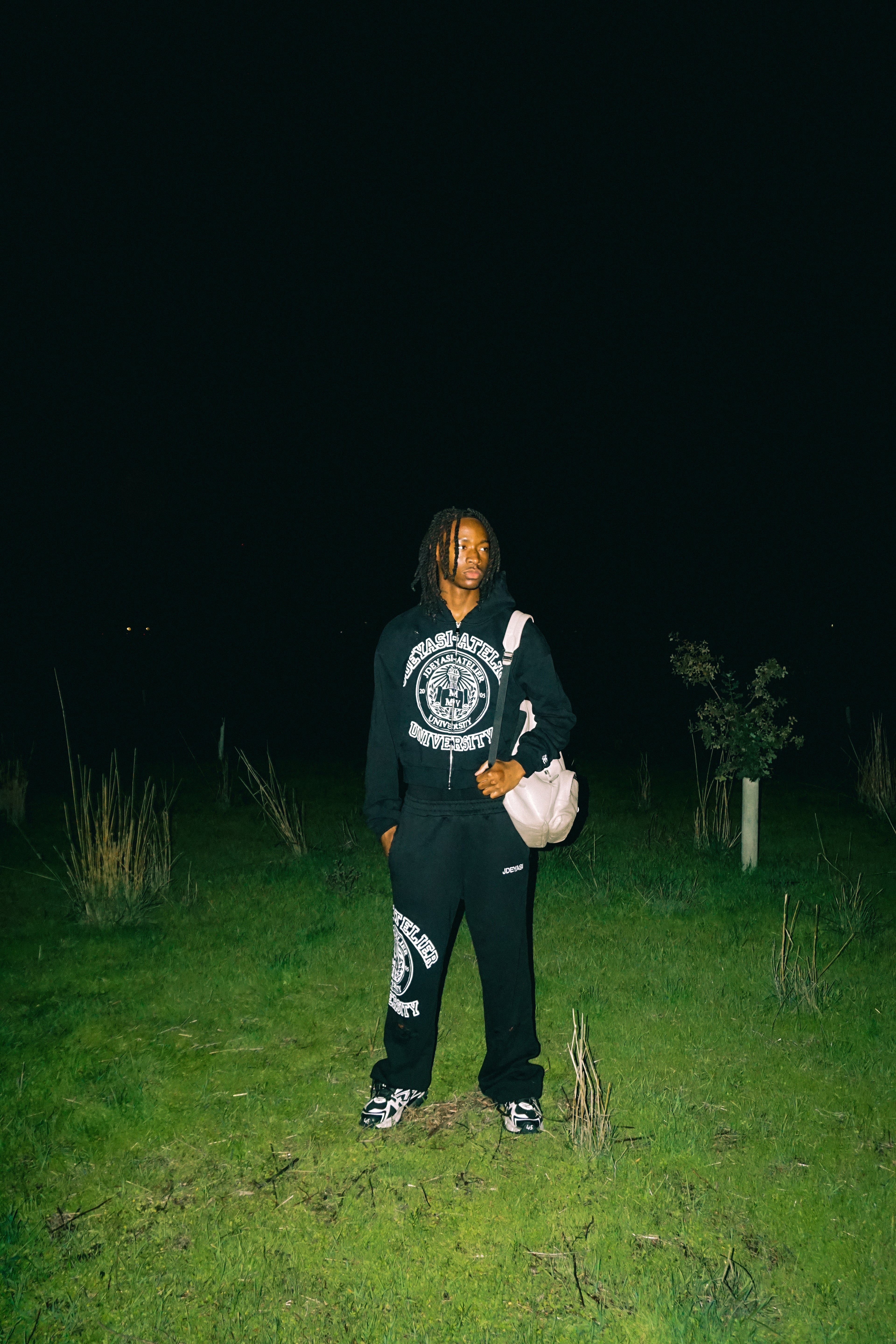 JDEYASI WHITE UNIVERSITY HOODIE